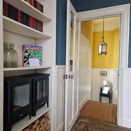 Historic Cardiff Centre Couples Retreat, 1 Bed Maisonette Exterior photo