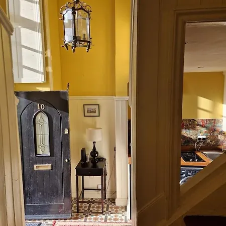Historic Cardiff Centre Couples Retreat, 1 Bed Maisonette Exterior photo