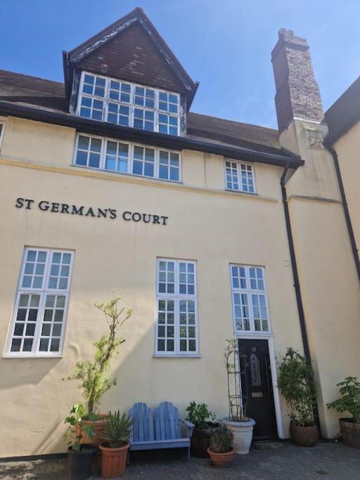 Historic Centre Couples Retreat, 1 Bed Maisonette