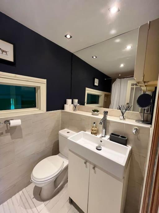 Historic Centre Couples Retreat, 1 Bed Maisonette * Cardiff